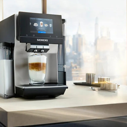 SIEMENS EQ700 FULLY AUTOMATIC COFFEE MACHINE - TQ703R07