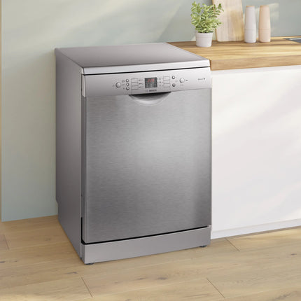Bosch Series 4 13 Place 60cm Freestanding Dishwasher Silver Inox – SMS46FI20Z